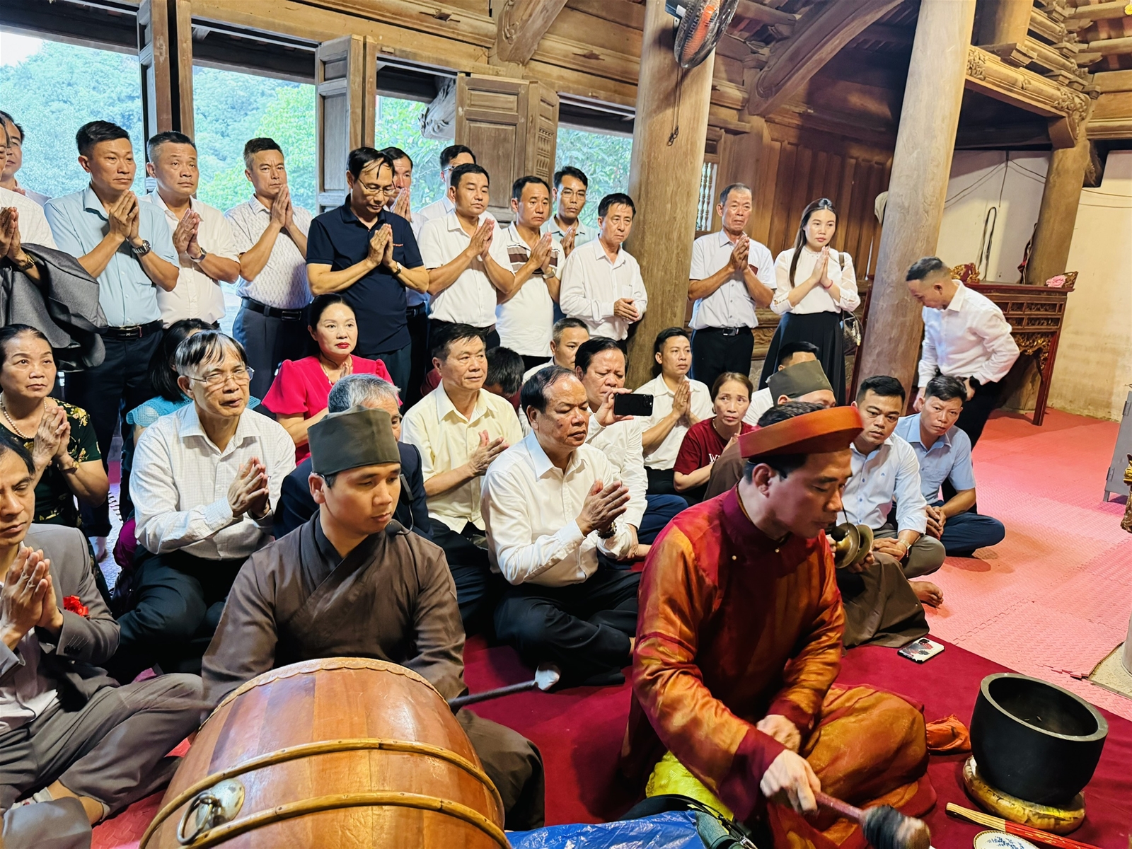 Một số hình ảnh lễ Thần tổ Mai An Tiêm của đoàn dự Đại hội Doanh nhân họ Mai tại huyện Nga Sơn - Thanh Hóa