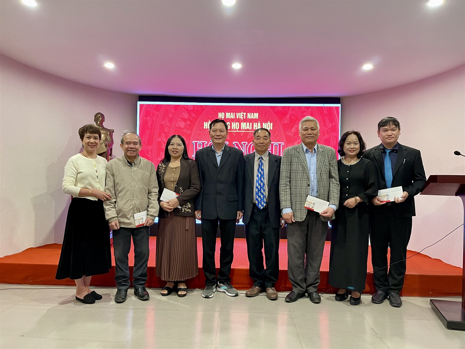 HỌ MAI HÀ NỘI TỔ CHỨC HỘI NGHỊ TỔNG KẾT NĂM 2025: GẮN KẾT DÒNG TỘC, VINH DANH THẾ HỆ TRẺ