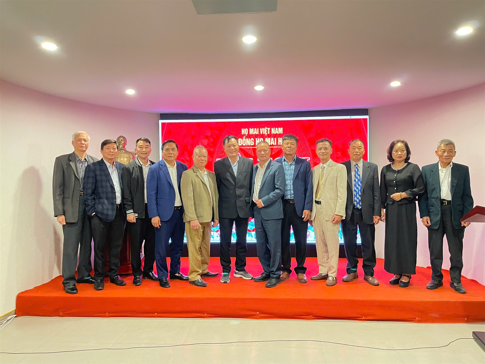 HỌ MAI HÀ NỘI TỔ CHỨC HỘI NGHỊ TỔNG KẾT NĂM 2025: GẮN KẾT DÒNG TỘC, VINH DANH THẾ HỆ TRẺ